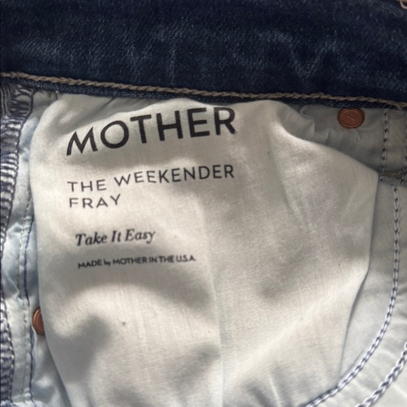MOTHER The Weekender Fray Denim Shorts Take it Easy Wash Sz 28 6” inseam EUC - Picture 9 of 15